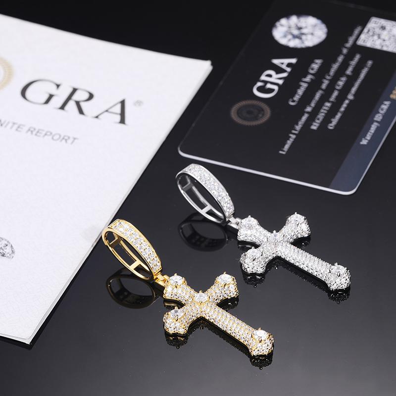 Ouro™ Cross Pendant with Moissanite Diamonds